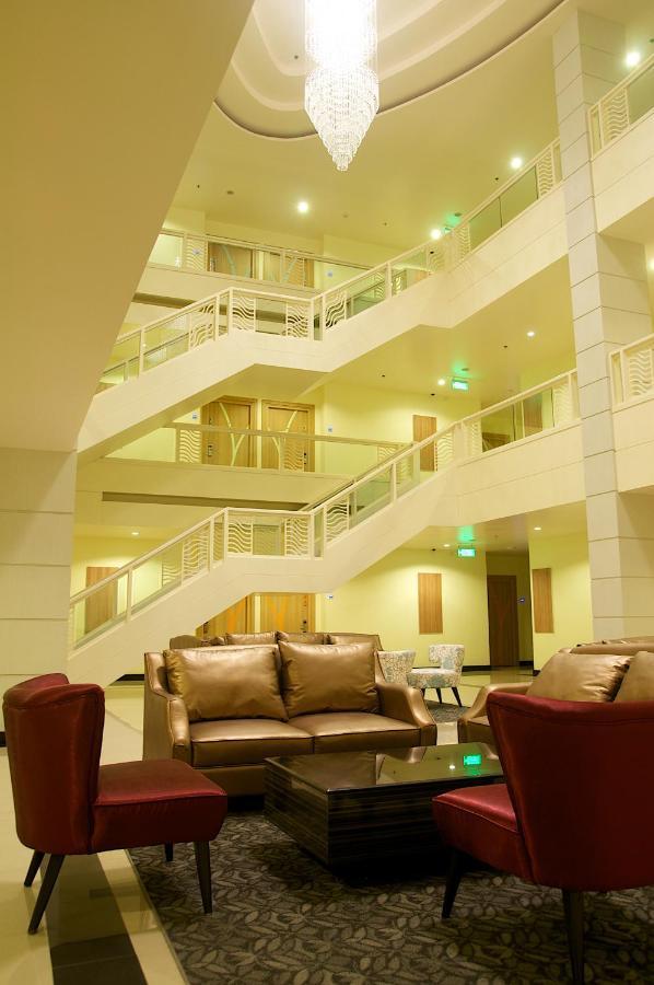 Jolly Suites&Spa Petkasem Haōhng Khēm Εξωτερικό φωτογραφία