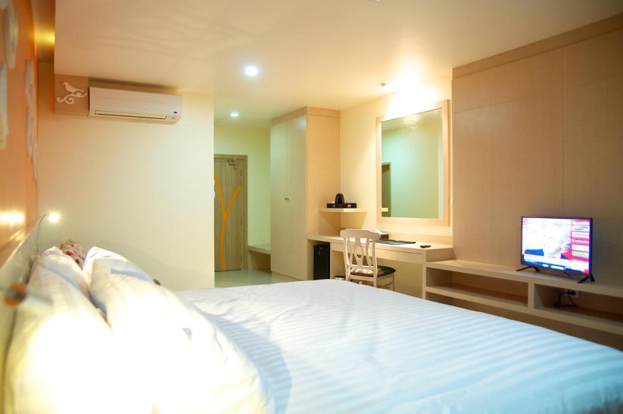 Jolly Suites&Spa Petkasem Haōhng Khēm Εξωτερικό φωτογραφία